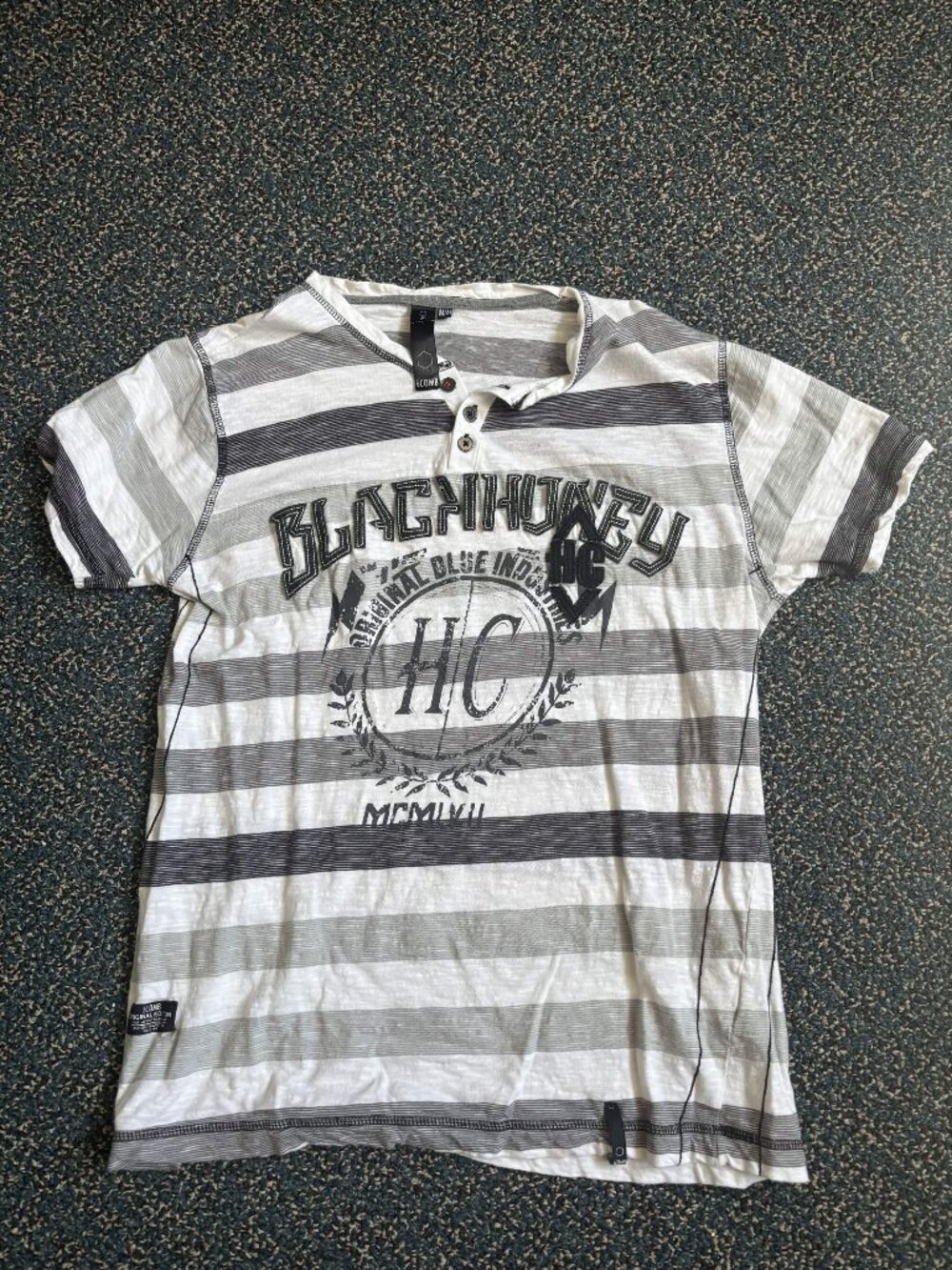Honey Comb Mens Graphic T Shirt Black Honey Striped Henley Short Sleeve Size M
